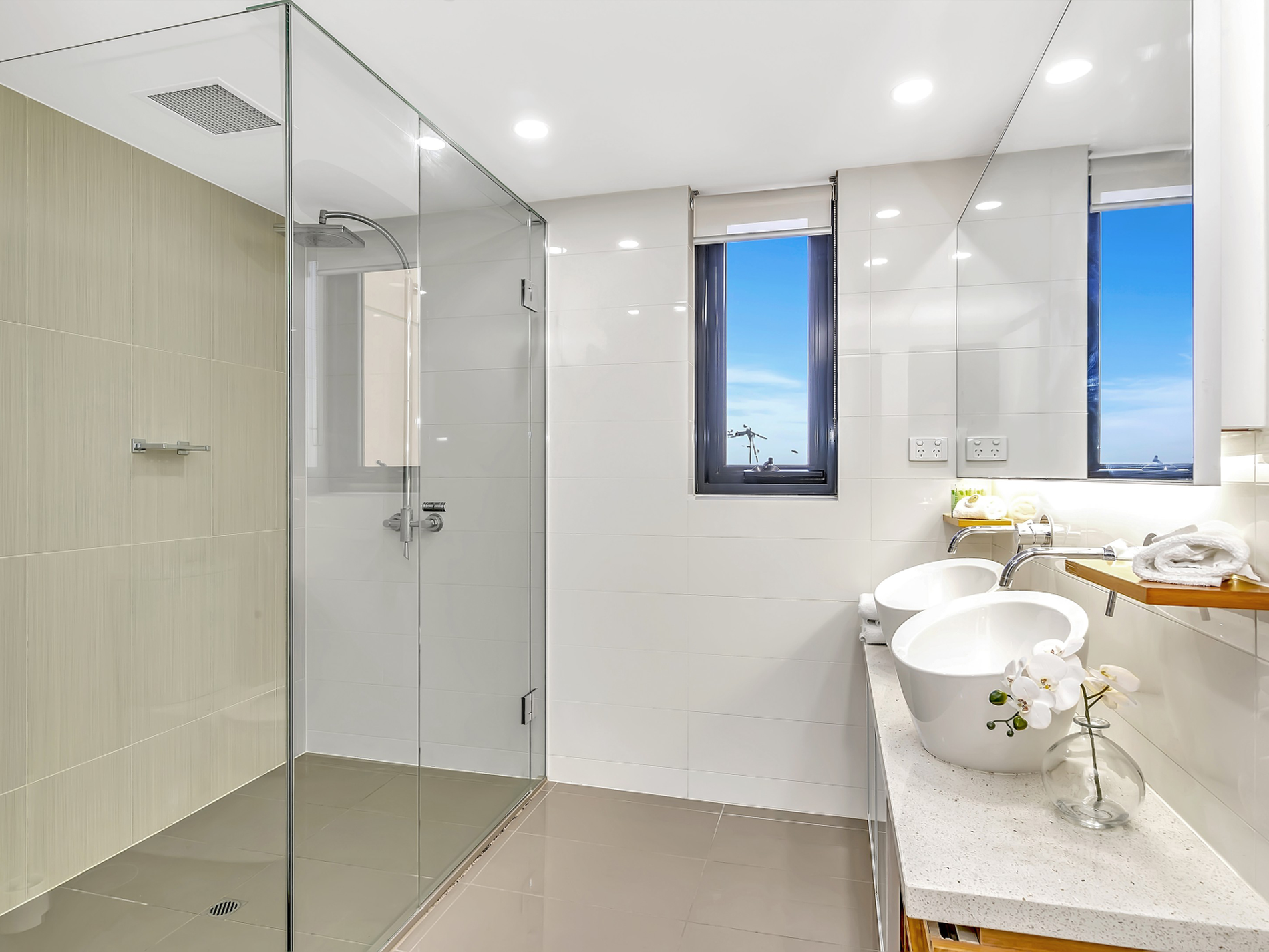 1701 / 10 Balfours Way, Adelaide