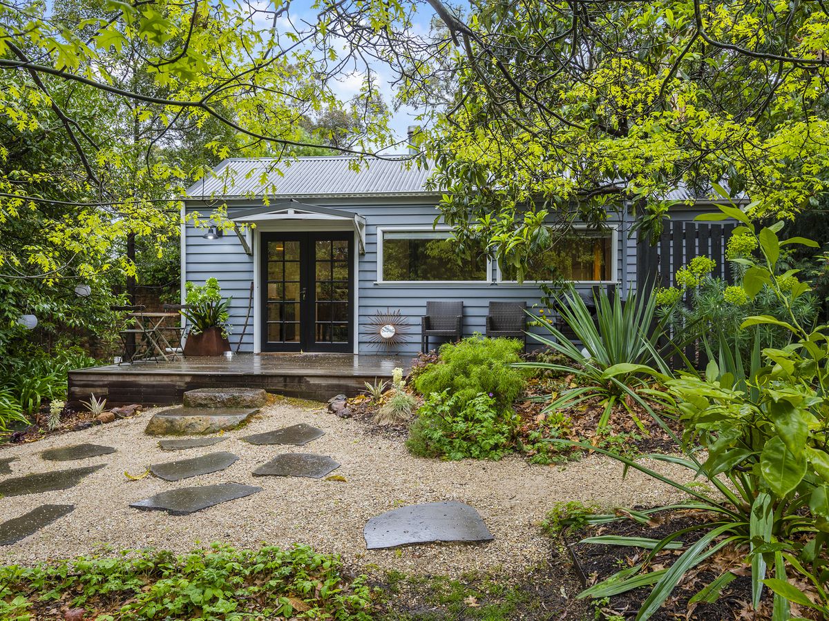 24 Blanche Parade, Mount Macedon