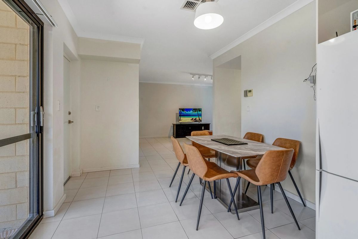 1 / 22 Rinaldo Crescent, Coolbellup