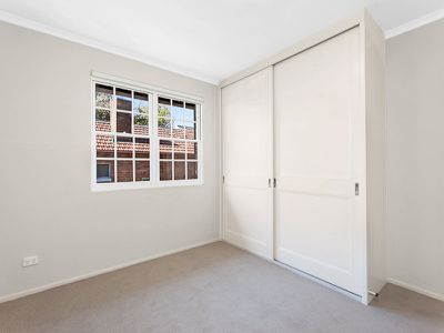 2 / 5 Trelawney Street, Woollahra