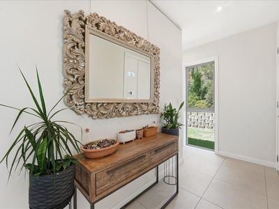 12 Scenic View, Razorback