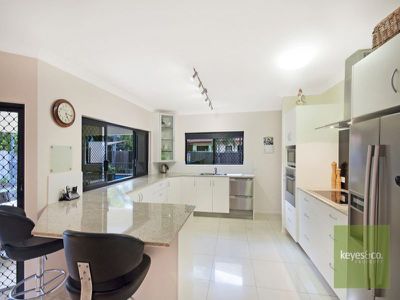 6 Lord Howe Promenade, Douglas
