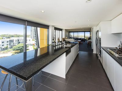 608 / 96 Bow River, Burswood