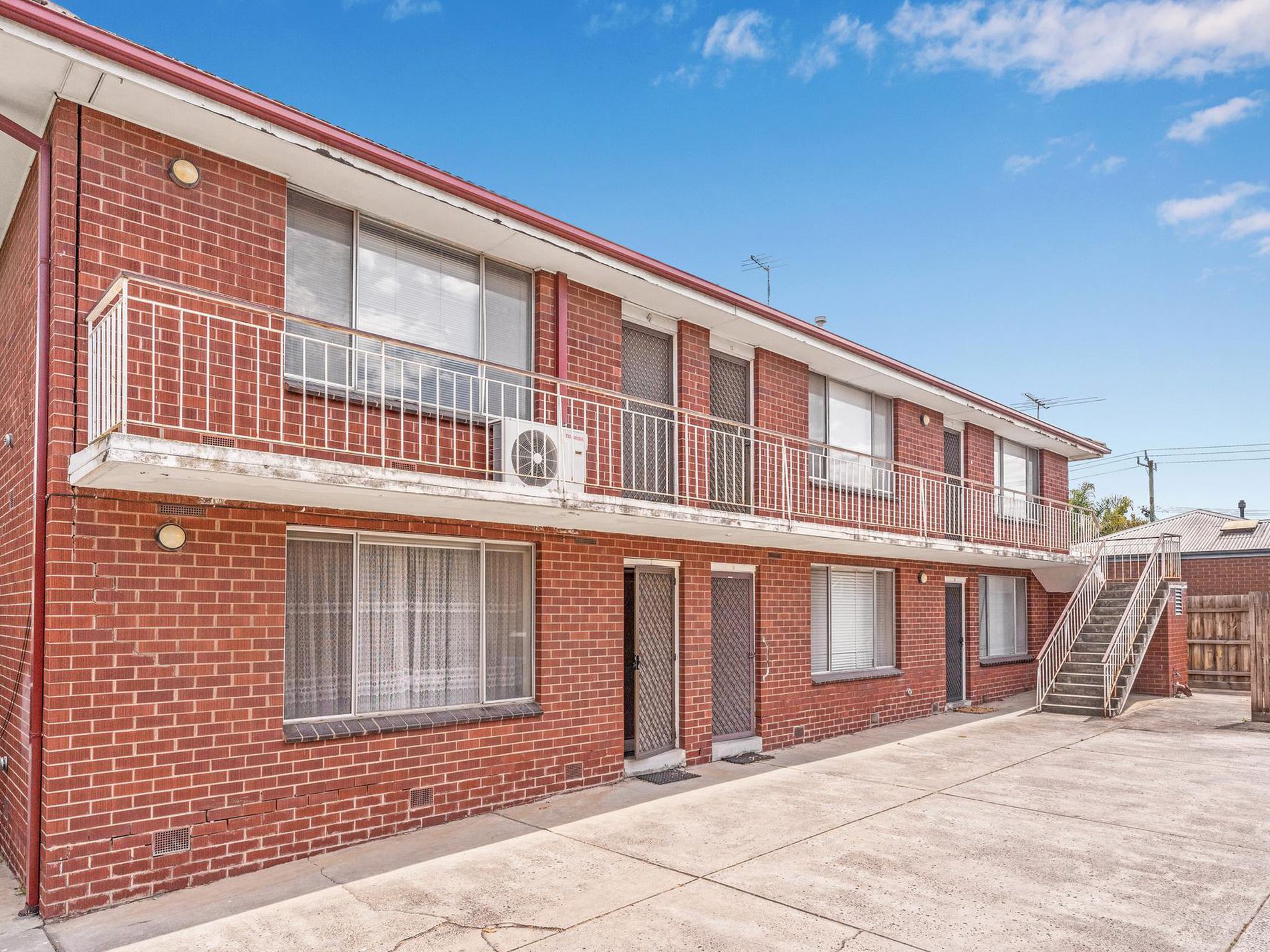 4 / 16 Coronation Street, Kingsville