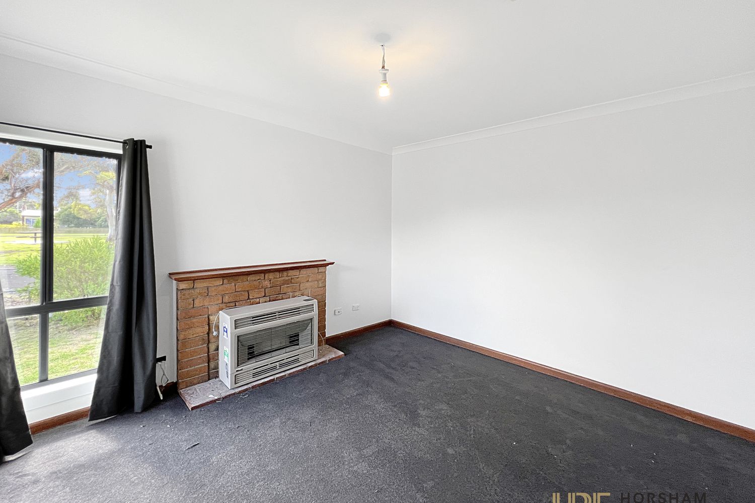 1 / 10 Sinclair Place, Horsham