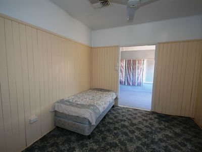 8 Wompoo road, Longreach