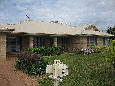 2 Robina Crescent , Dubbo