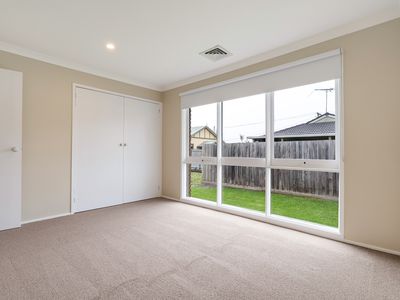 1 / 9 Macmeikan Street, Whittlesea