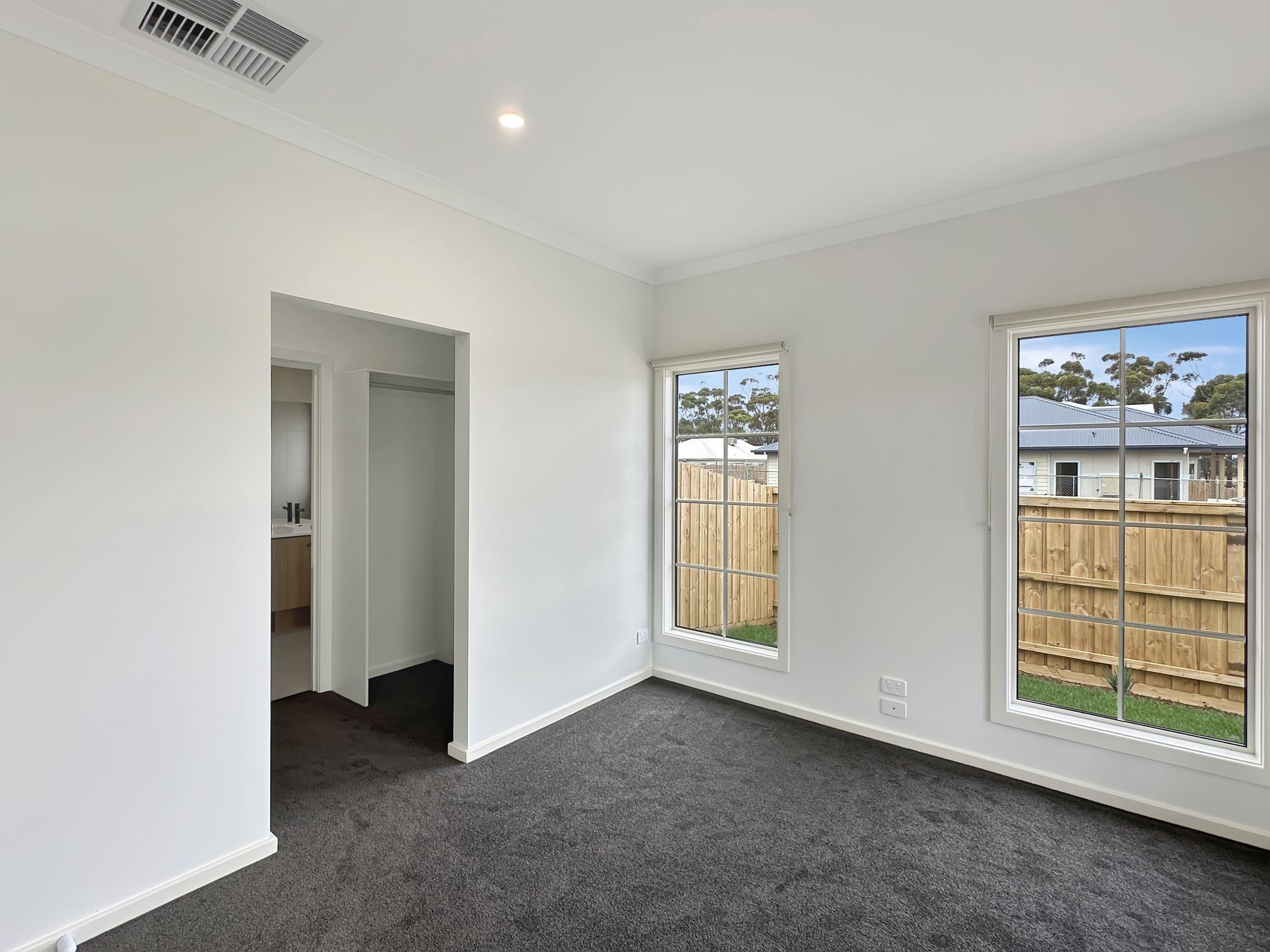 28 Moolort Crescent, Eynesbury