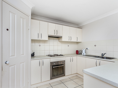 2/3 Lady Bowen Parade, Rothwell