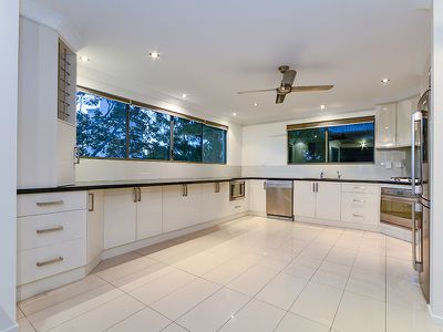 Barrier Reef House, 6 Marina Terrace, Hamilton Island