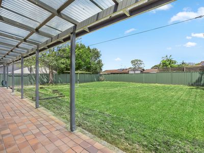 211 The Lakes Way, Forster