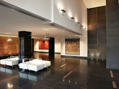 808 / 250 Saint Kilda Road, Southbank