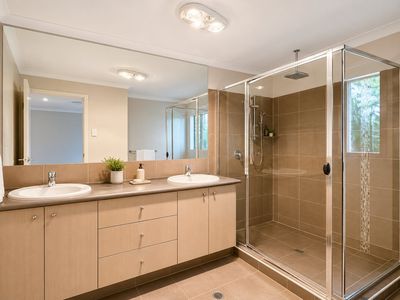 15 Zeus Circuit, Coomera Waters