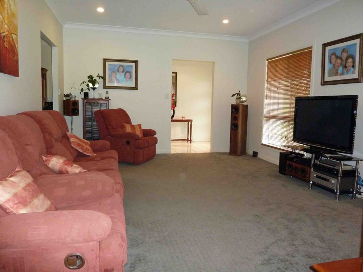 26 Montgomery Close, Atherton