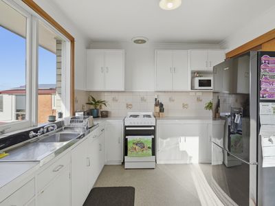 31 New World Avenue, Trevallyn