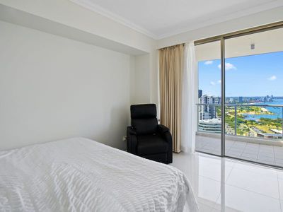 2502 / 50 MARINE PARADE, Southport
