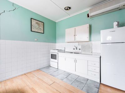 10 Warleigh Road, West Footscray