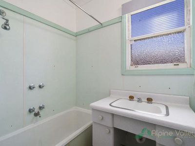 17 Simmonds Street, Mount Beauty
