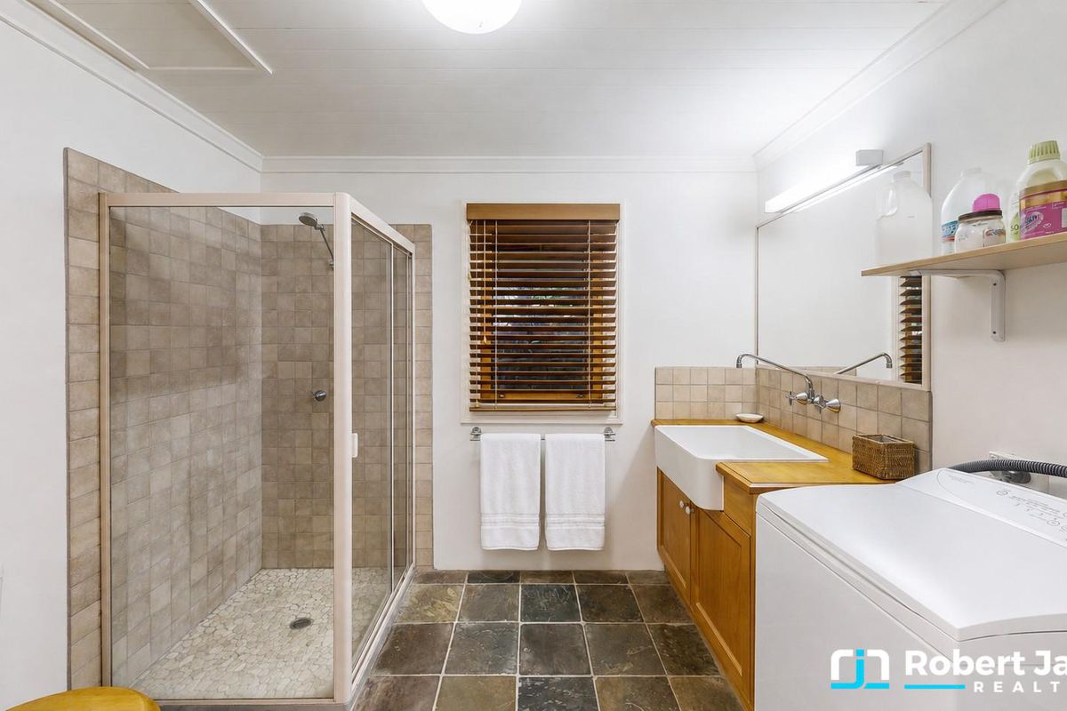 14 Lakeway Drive, Cooroibah