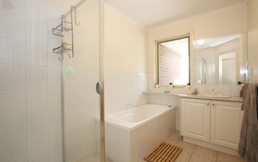 2 / 19 Abbey Rd, Narre Warren South