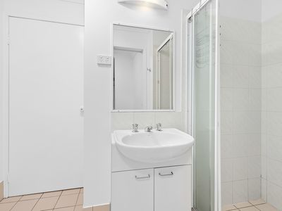 6 / 124 Carmody Road, St Lucia