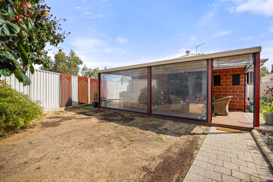2 PENDRAGON LANE, Baldivis