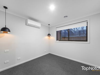 7 Platypus Chase, Beveridge