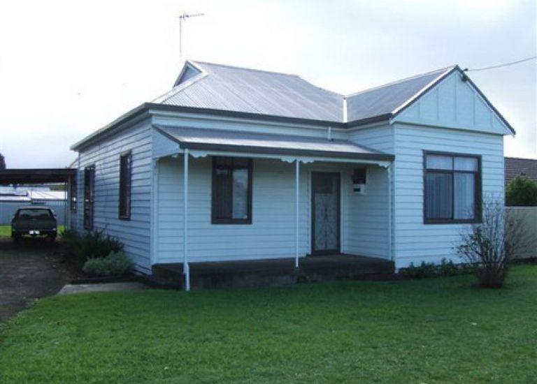 84 Scott St, Heywood