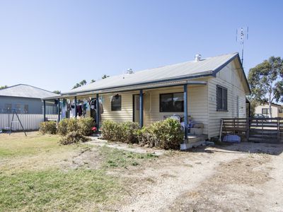 15 Alexander Avenue, Horsham