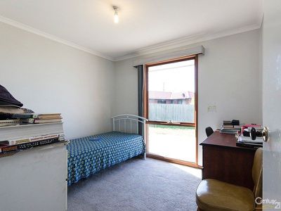 35 Lesley Drive, Hampton Park