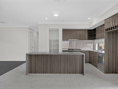 28 Xenia Street, Manor Lakes