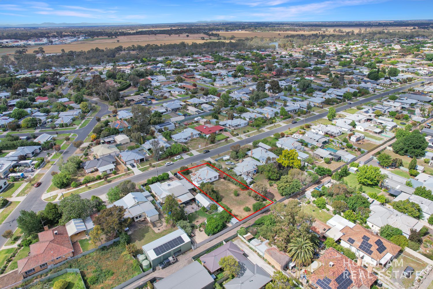 8 Federation Avenue, Horsham