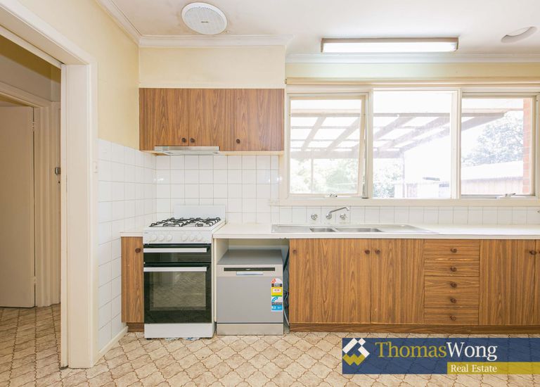 28 Koonung Road, Blackburn North