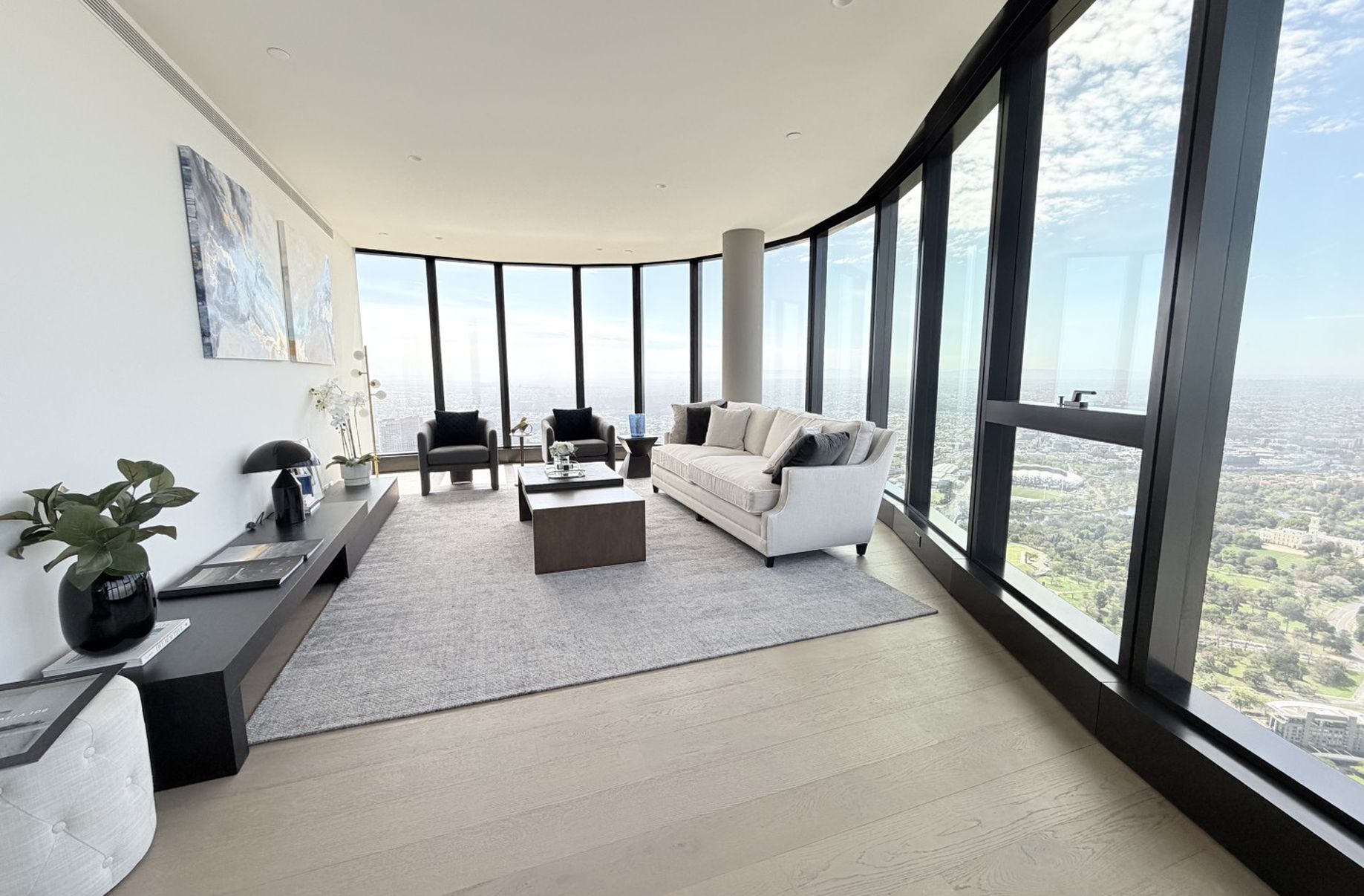 9402 / 70 Southbank Blvd, Southbank