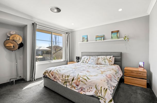 19 Calamocha Way, Piara Waters