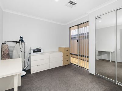 46 Haywire Avenue, Whitby