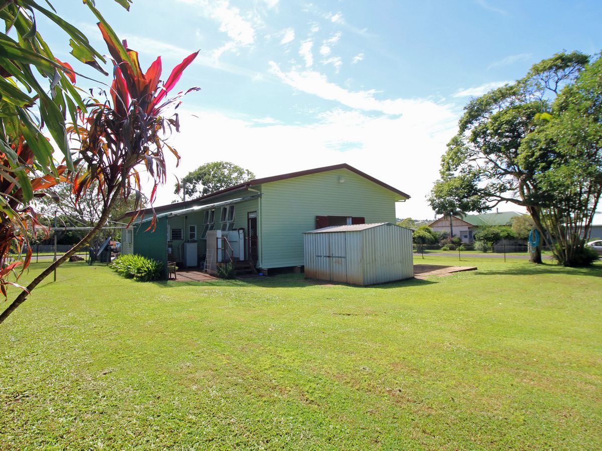 63 Planet Avenue, Atherton