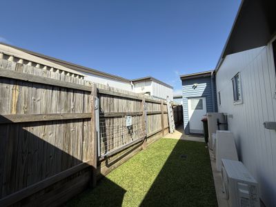 17 / 1 Links Court, Urraween