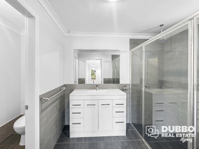 44 Holmwood Drive, Dubbo