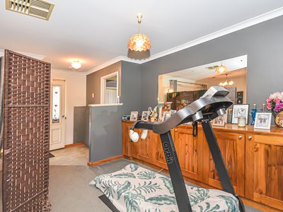 4 Carnegie Place, Greenfields