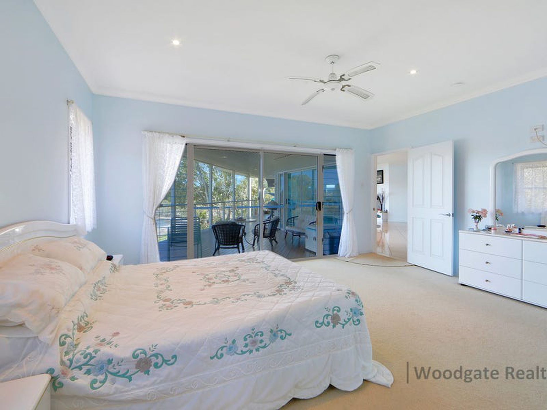 4 Dolphin Ct, Woodgate