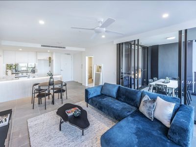1101 / 15-17 Cannes Ave, Surfers Paradise