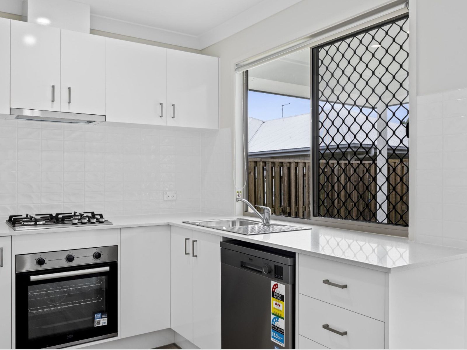 3+2 Dual Key $1,069,000 High Rental! 