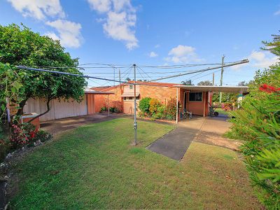 15 Brockworth St, Wynnum West