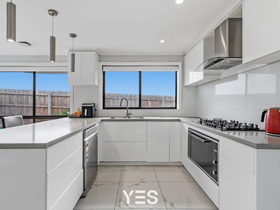 4 / 10 Lang Road, Mount Waverley