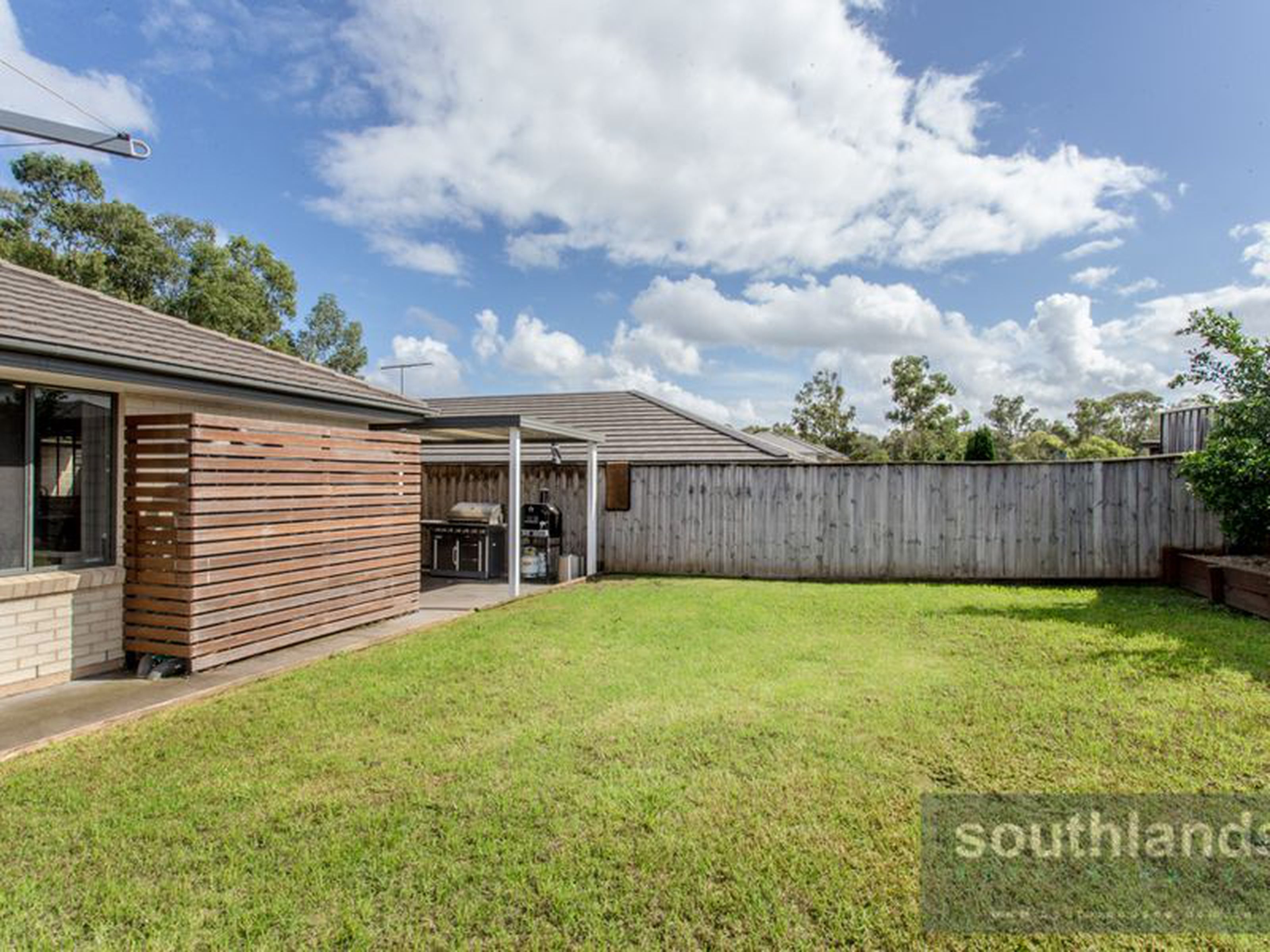 8 Coachwood Drive, CLAREMONT MEADOWS