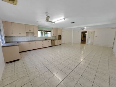 345 Midge Point Road, Bloomsbury