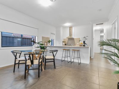 12 Seasons Drive, Botanic Ridge