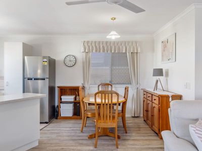 9 / 65 Caloundra Road , Little Mountain